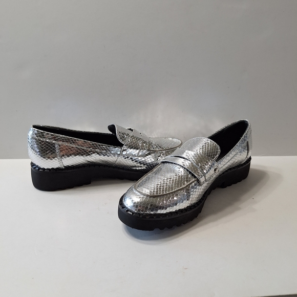 Franco Sarto Cassandra Metallic Silver Snake Print Faux Leather Loafers Size: 8 - Picture 6 of 14